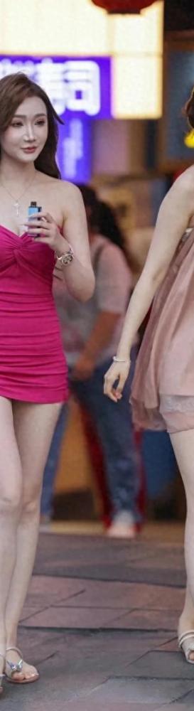 街拍美女小姐姐