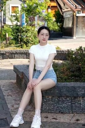 气质美女街拍图片
