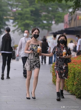 精选街拍作品漂亮短裙吊带连衣裙丝袜美女
