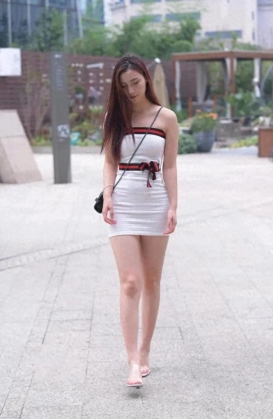 **街拍美女图片大赏，不容错过**