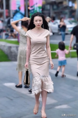 街拍美女各类
靓丽穿搭