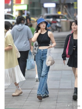 如许的美女
街拍高清图你一定没看过