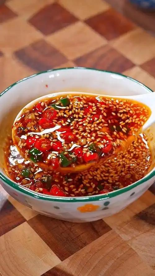 调凉菜，料汁是关键！教你“万能凉拌汁”，学会了拌啥都好吃