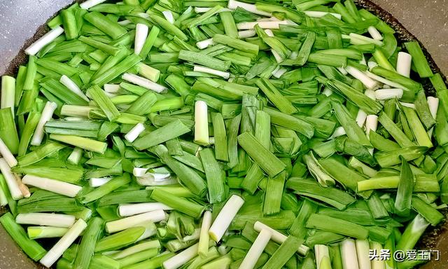 3月，抓紧吃“春天第一鲜”，焯水拌一拌，鲜美营养，开胃又下饭