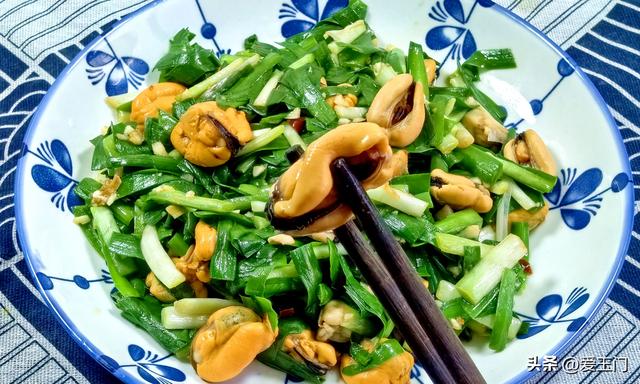 3月，抓紧吃“春天第一鲜”，焯水拌一拌，鲜美营养，开胃又下饭