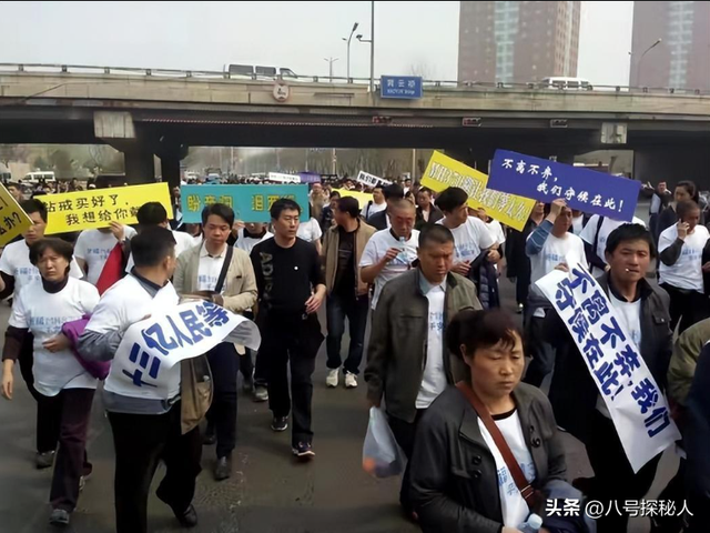 14年儿子坐马航失联，多年后父亲收到回信，坚信儿子去了平行世界