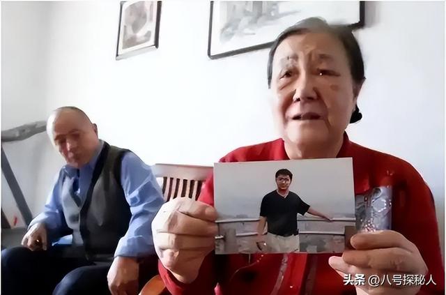 14年儿子坐马航失联，多年后父亲收到回信，坚信儿子去了平行世界