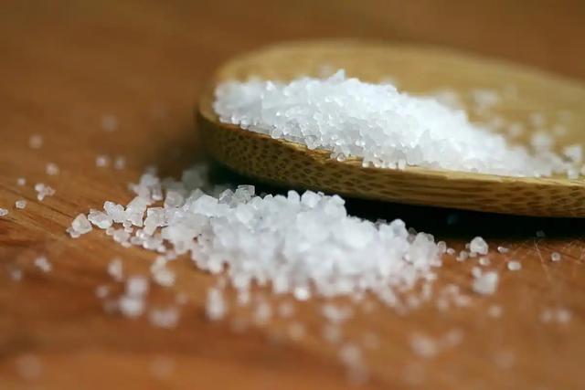 北大研究：盐一换，每年少死100万人，吃低钠盐全因死亡显著减少