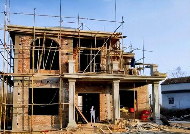 一觉醒来，塌了！？1月1日起：农村全面禁止建房？连翻修都不行？