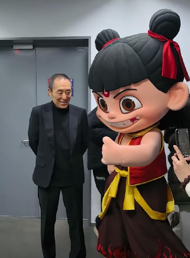 中国作协副主席评《哪吒2》：低俗艺术，污染神话！张艺谋被牵连