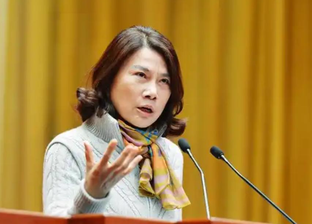 格力不再回避，董明珠停职审查风波40天后，再被传转移格力资产