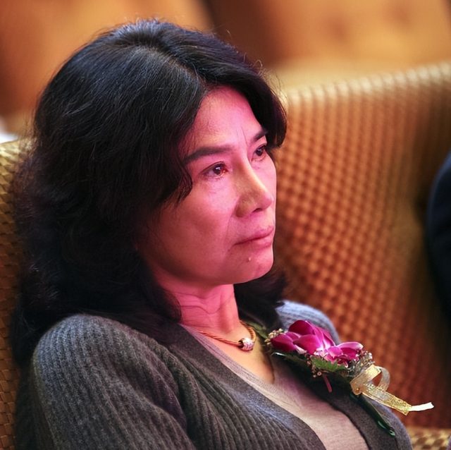 格力不再回避，董明珠停职审查风波40天后，再被传转移格力资产