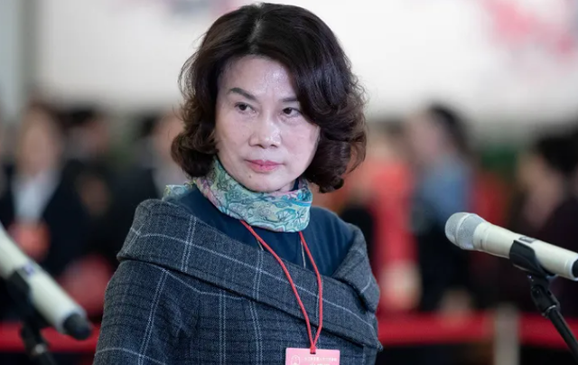 格力不再回避，董明珠停职审查风波40天后，再被传转移格力资产