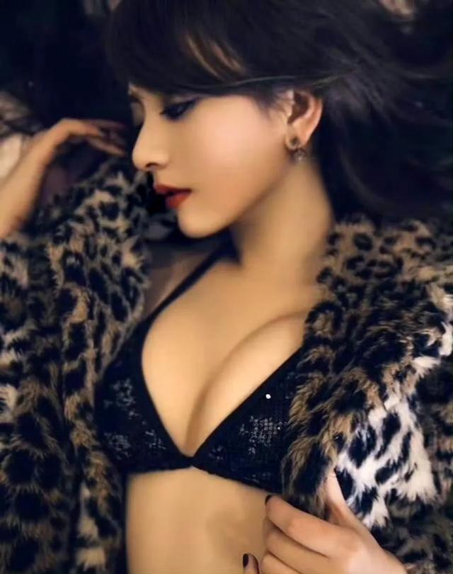 天王郭富城老婆方媛，这身材怪不得能征服天王！