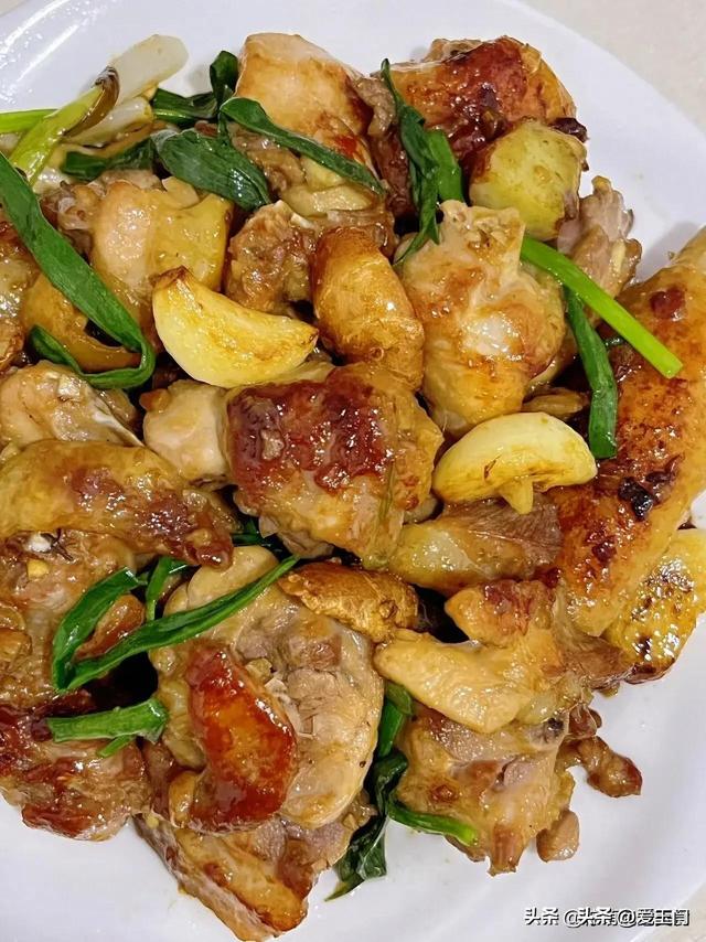 春天，牛肉羊肉靠边站，多吃它，高蛋白低脂肪，随手一炒，太香了