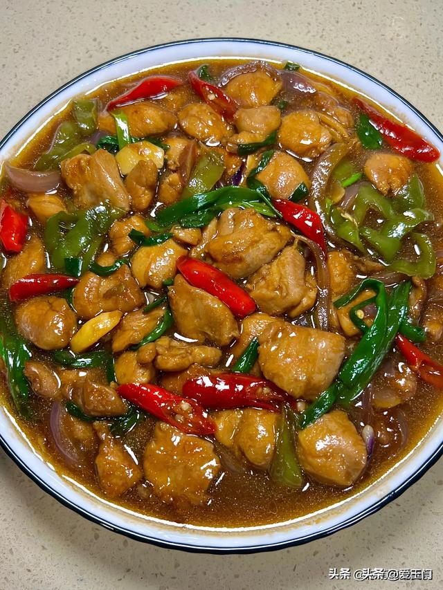 春天，牛肉羊肉靠边站，多吃它，高蛋白低脂肪，随手一炒，太香了