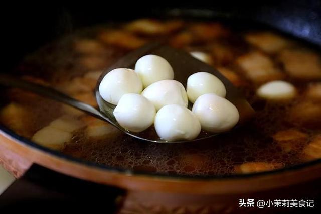 今日二月初一，牢记：1不出，2不做，吃3样，寓意生活富裕日子顺