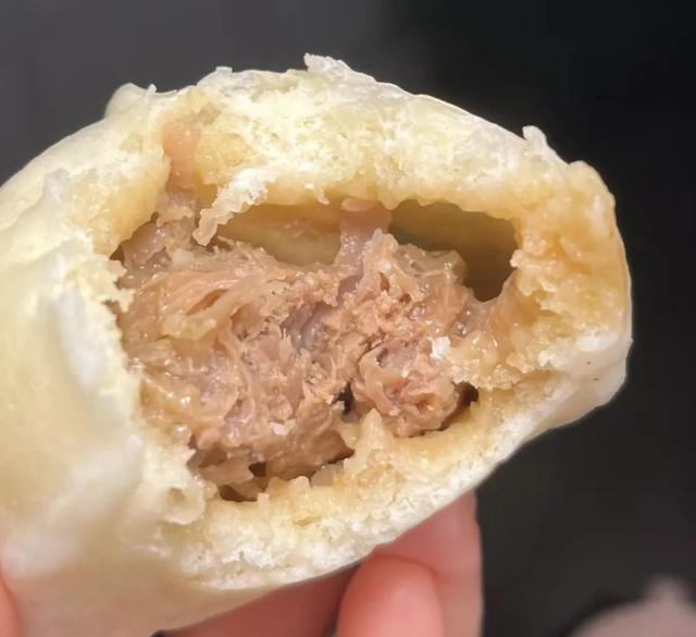 蒸包子，用生肉还是熟肉？学会3个诀窍，肉馅紧实更好吃！