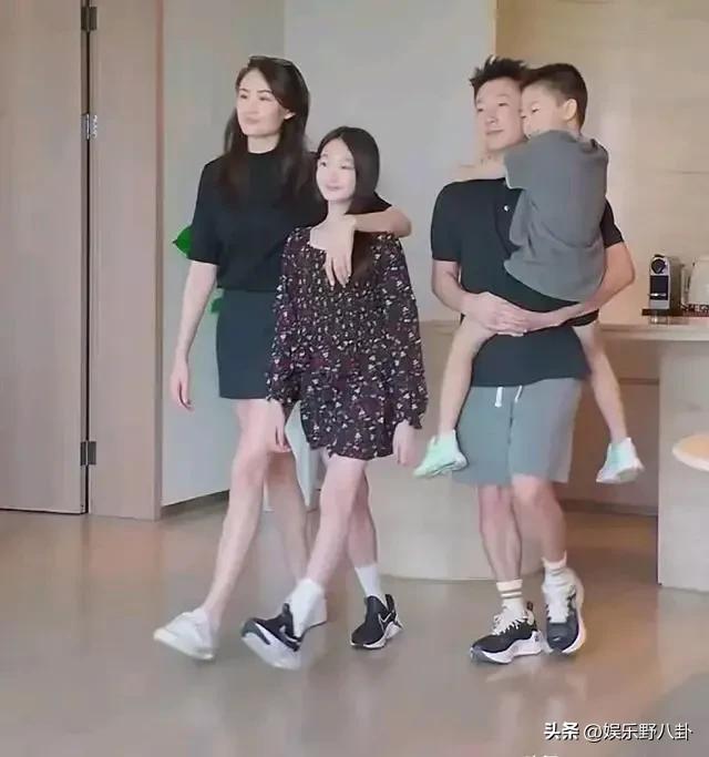 《爸爸回来了》6位萌娃长大变化巨大，甜馨变白奥莉美到认不出！