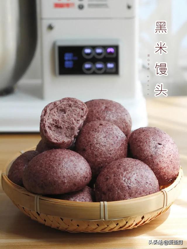 它是“碱性食物”，春天吃正合适，女人常吃头发乌黑，体重2位数
