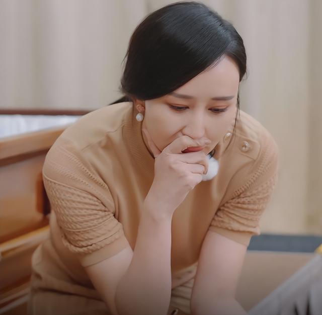 胡静老公提前办葬礼，胡静的表现令人感动，富豪老公十分满意