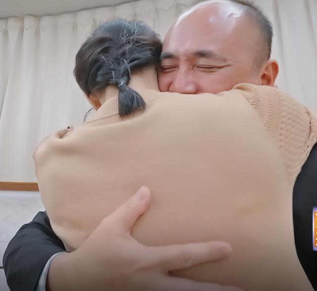 胡静老公提前办葬礼，胡静的表现令人感动，富豪老公十分满意
