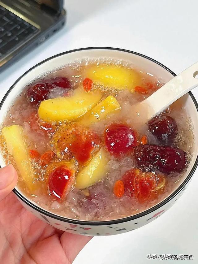 “咳嗽不是病，咳起来要人命”，这几样食物赶紧安排，护肺抗炎