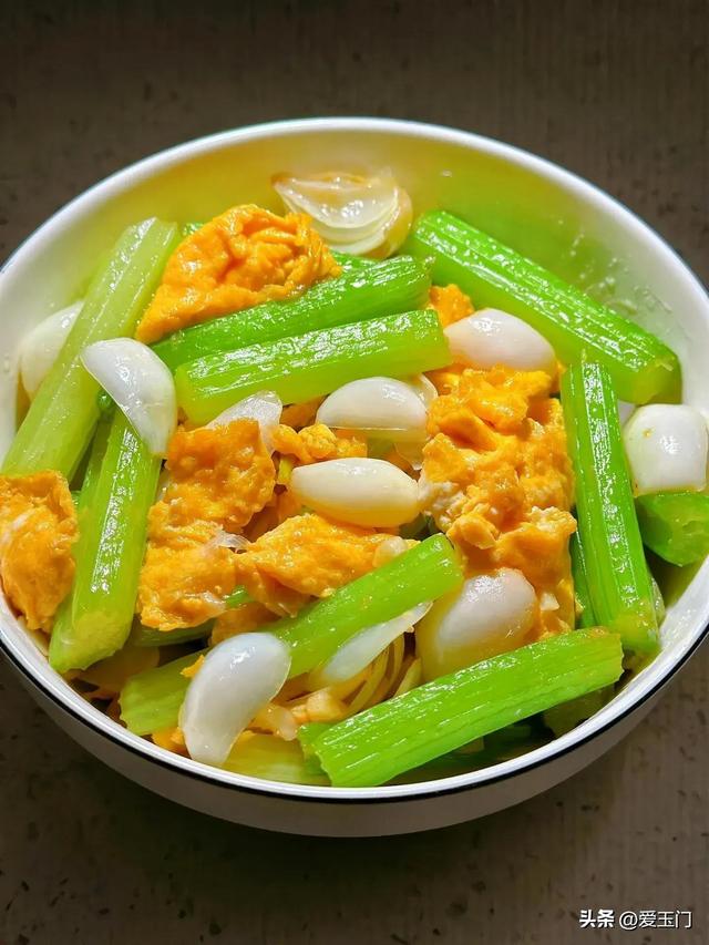 这4菜“天然的青霉素”，提醒中老年人要常吃，提高免疫力少生病