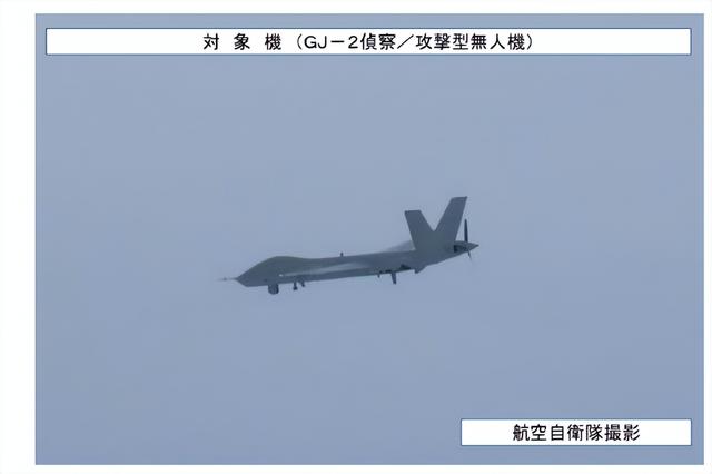 太突然了！2架中国军机突然抵近美航母，美日舰队毫无招架之力？