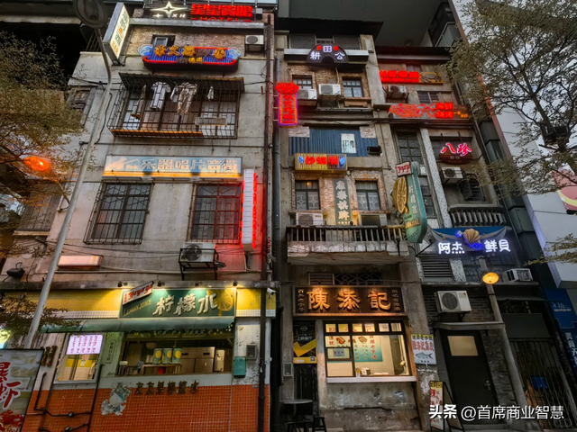 空铺、撤场、闭店率80%！曾一天排队3000桌的“顶流”网红凉了？