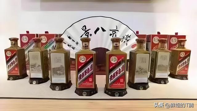 这10套茅台成套纪念酒，颜值高，收藏价值还足，有一套都不得了！