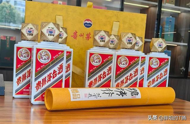 这10套茅台成套纪念酒，颜值高，收藏价值还足，有一套都不得了！