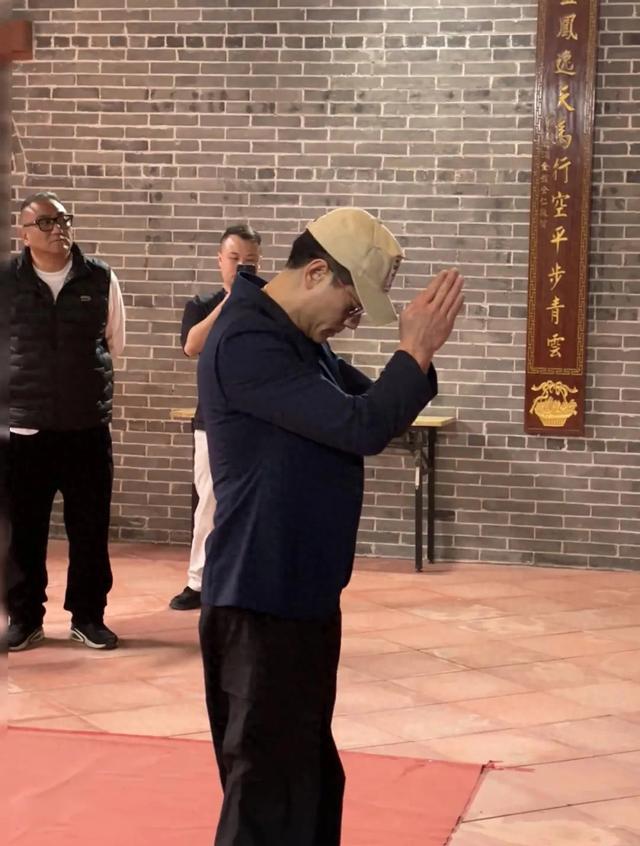 郭富城罕见回东莞祭祖，阔气祖屋已成文物，妻子方媛刚在国外被抢