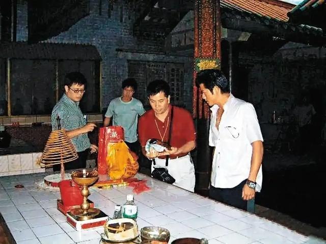 郭富城罕见回东莞祭祖，阔气祖屋已成文物，妻子方媛刚在国外被抢