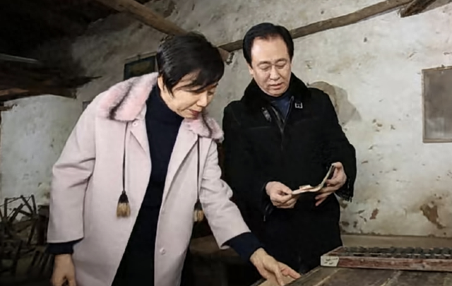 许家印前妻被全球追债！寻求法院资产披露指导，曾称许家印欠她330亿港元