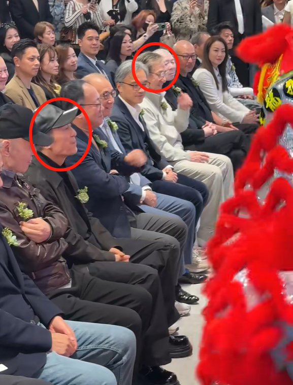 三里屯合影暴露咖位：成龙、冯小刚排不上号，张艺谋也得靠边站！