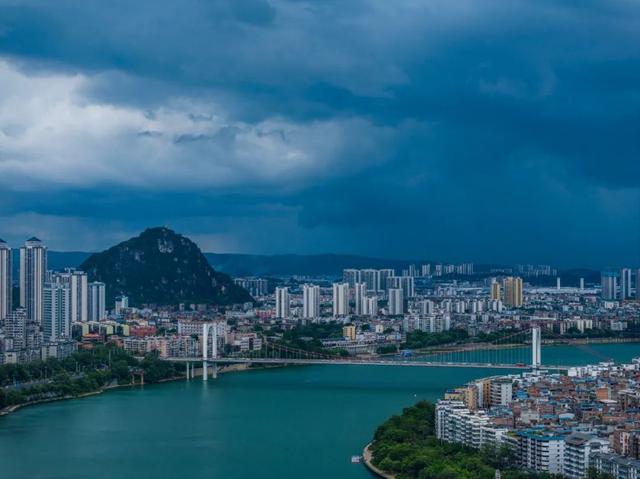 寒潮大举南下，广西将有8级雷暴大风或冰雹天气