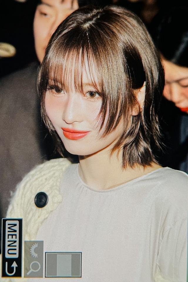 米兰这天，37岁张馨予秒了43岁宋慧乔，干瘪美和丰腴美的差别真大