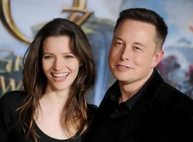 马斯克再次当爹！与公司性感高管产下一子，14个孩子4个妈真离谱