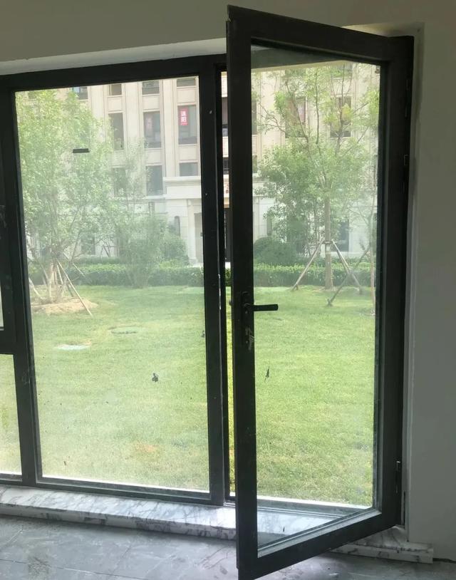 有一种痛苦叫买了“一楼带小院”，幻想很美好，住起来苦不堪言！