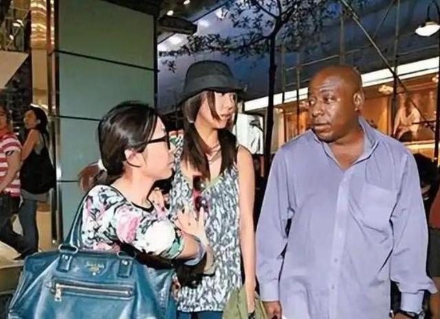 “香港最后一个天后”，被拍到与黑人同出入酒店，今43岁单身一人