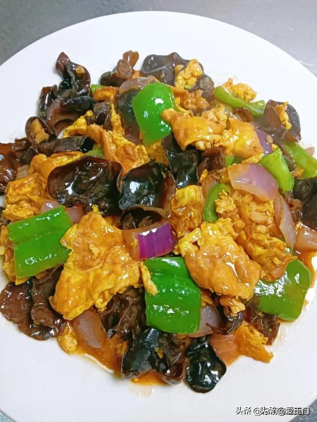 睡眠不好容易老，这6种食物隔天换着吃，改善睡眠，身体好精神足