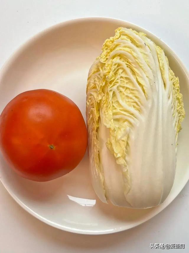 百病不离肝，建议中老年人，春天常吃这5菜，降肝火助睡眠