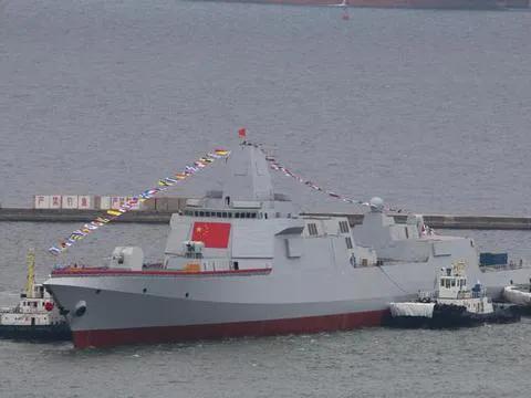 中国军舰20多天不走，054A来活了！美核潜艇进入澳大利亚挡路055
