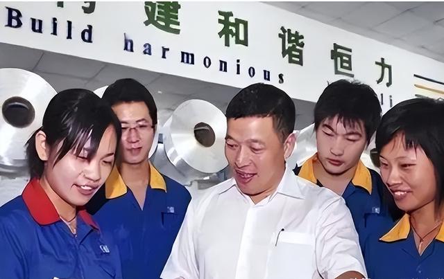 又一中国女首富崛起，以7800亿超越华为成最大民企，她钱哪来的？