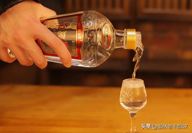 不管价格，只要酒瓶上带这“5个数字”都是酒精酒，看准再入手！