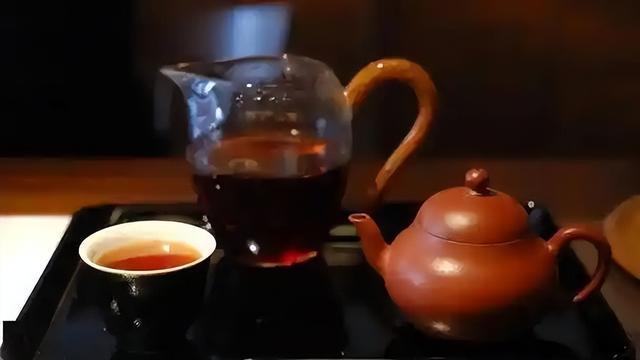 医生：马上停止喝这种茶水，毁肝毁肾还伤胃，有些人还是每天喝！