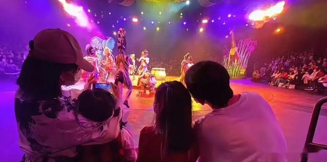 谢娜张杰婚后第十四年又迎来了家中的新生命，网友们纷纷送上祝福
