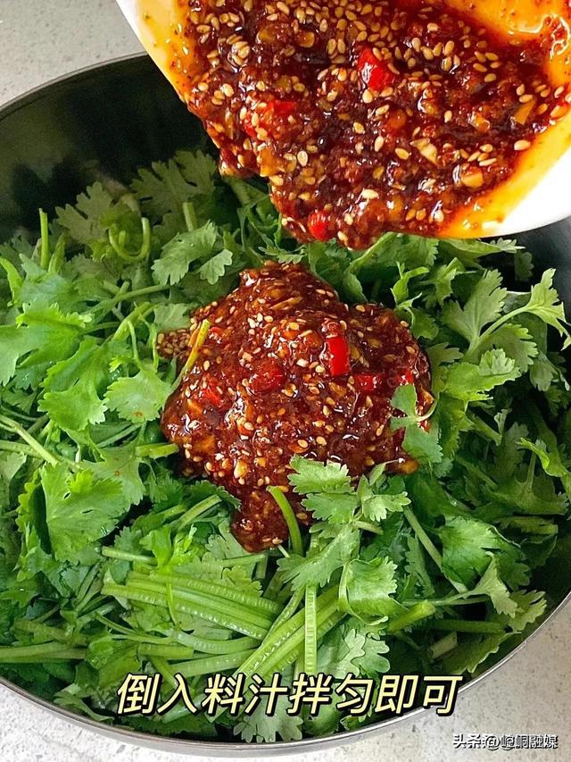 “补品一堆，不如香菜一把”，每天吃一点，作用非常大，别不懂