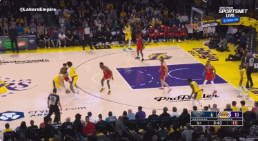 NBA第一个5万分球员！詹姆斯接东契奇传球命中三分创造历史